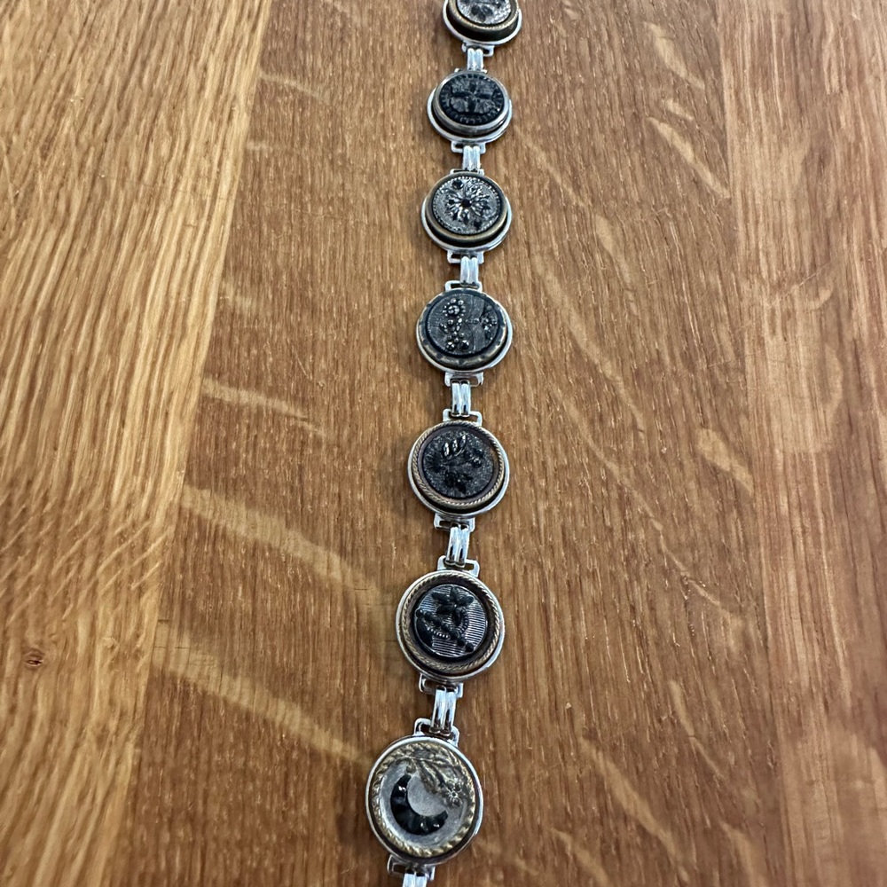 French Antique Button bracelet - Picture 4 of 7